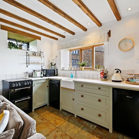 Host & Stay - Little Barn - Upper Hulme لييك المظهر الخارجي الصورة
